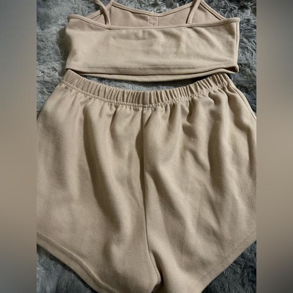 Matching Top & Shorts - Cream Color - Picture 4 of 7